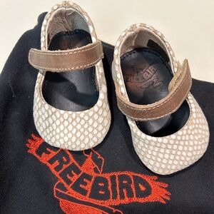 Free bird newborn leather shoes